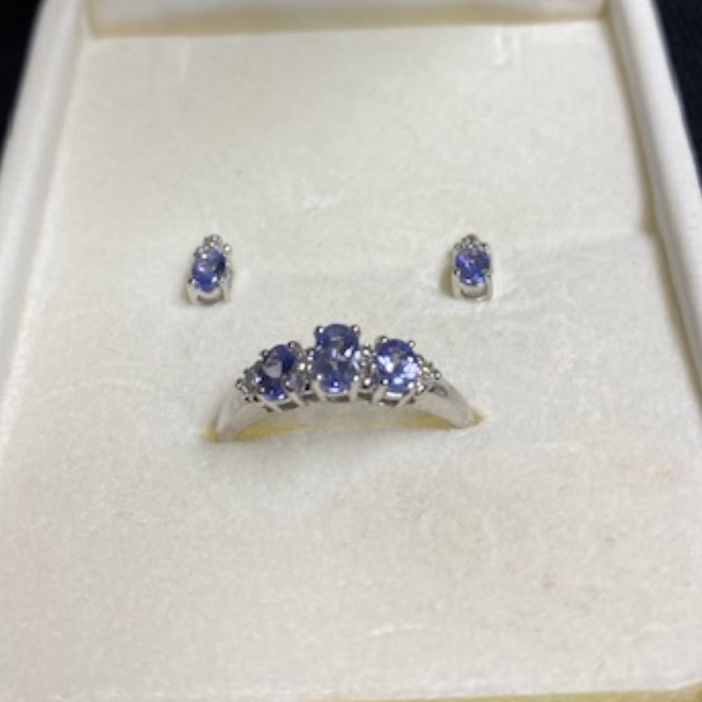 Tanzanite and diamond ring and earing set